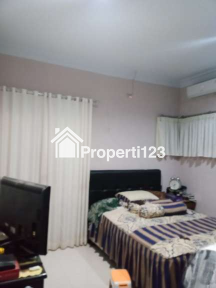 Rumah second 2 lantai terawat di Harjamukti Depok - 6