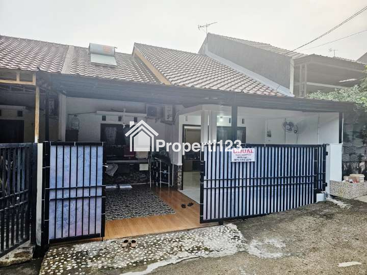 Rumah Dijual di Jatiasih Kota Bekasi Dekat RS Mitra Keluarga Jatiasih, Pasar Baru Jatiasih, Gerbang Tol Jatiasih, SMAN 21 Kota Bekasi - 1
