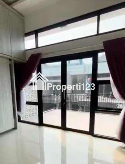 Rumah 2 lantai siap huni di Tanah Baru Depok - 4