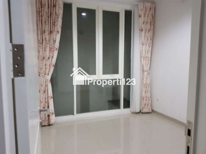 ‼️JUAL CEPAT‼️ Rumah Full Furnished Perumahan Elite The Gayungsari Surabaya Selatan - 9