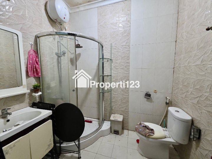 Rumah Murah Dua Lantai di Aralia Harapan Indah Bekasi - 6