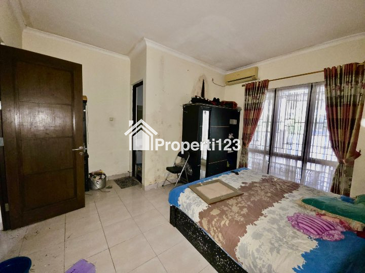 Rumah Murah Dua Lantai di Aralia Harapan Indah Bekasi - 4