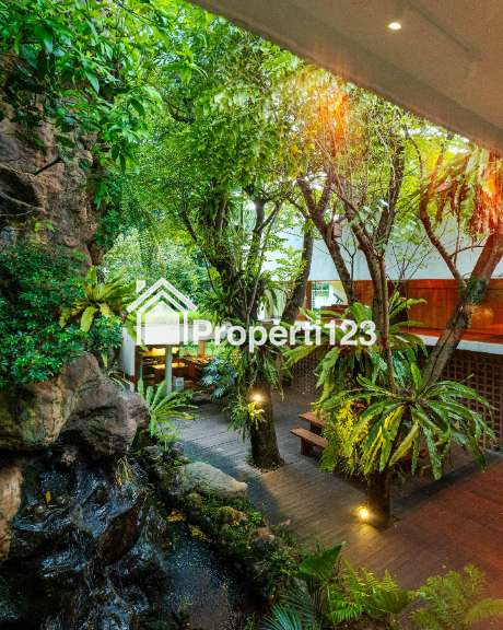 Rumah terawat karya arsitek ternama di Jati Padang Jaksel - 2