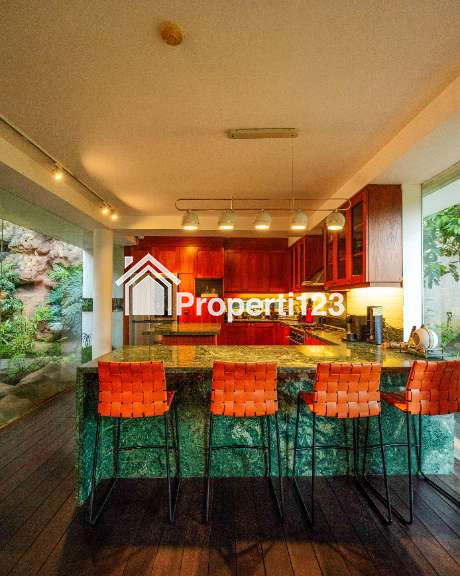 Rumah terawat karya arsitek ternama di Jati Padang Jaksel - 11
