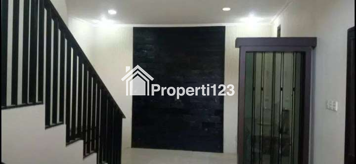 ‼Jual Cepat‼ Rumah Semi Furnished Siap Huni di Surya Citra Residence Tropodo Waru Sidoarjo - 2