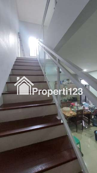 Rumah second 2 lantai dijual murah siap huni dlm perumahan  row jalan luas dilimo,Depok - 11