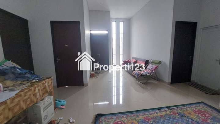Rumah second 2 lantai dijual murah siap huni dlm perumahan  row jalan luas dilimo,Depok - 8