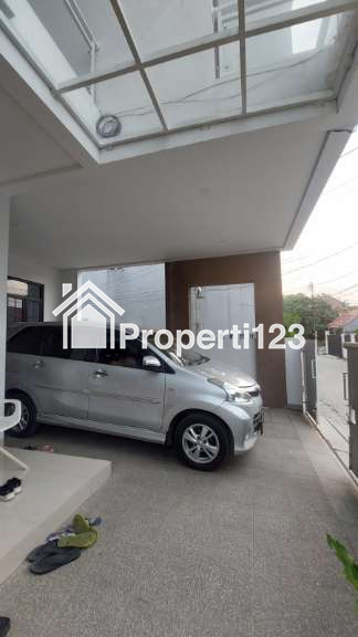 Rumah second 2 lantai dijual murah siap huni dlm perumahan  row jalan luas dilimo,Depok - 4