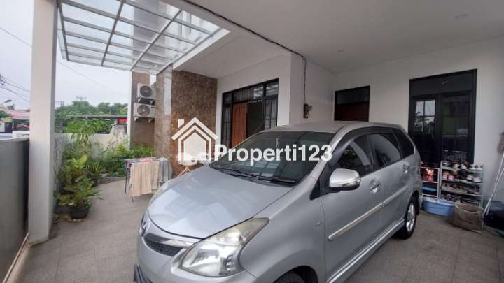 Rumah second 2 lantai dijual murah siap huni dlm perumahan  row jalan luas dilimo,Depok - 5