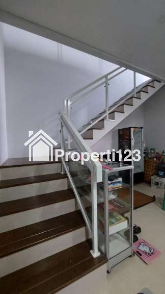 Rumah second 2 lantai dijual murah siap huni dlm perumahan  row jalan luas dilimo,Depok - 10