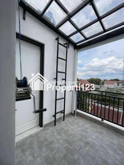 Rumah American Classic Style di Cirendeu Ciputat Tangsel - 2