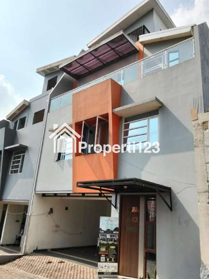 Rumah baru 3 lantai + rooftop strategis di Sukmajaya Depok - 1
