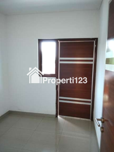 Rumah baru 3 lantai + rooftop strategis di Sukmajaya Depok - 12