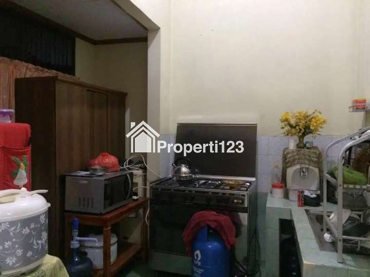 Rumah Hoek Siap Huni Komplek Jatiwaringin Asri Pondok Gede Bekasi - 6