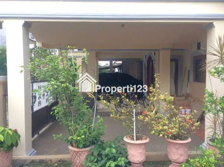Rumah Hoek Siap Huni Komplek Jatiwaringin Asri Pondok Gede Bekasi - 2