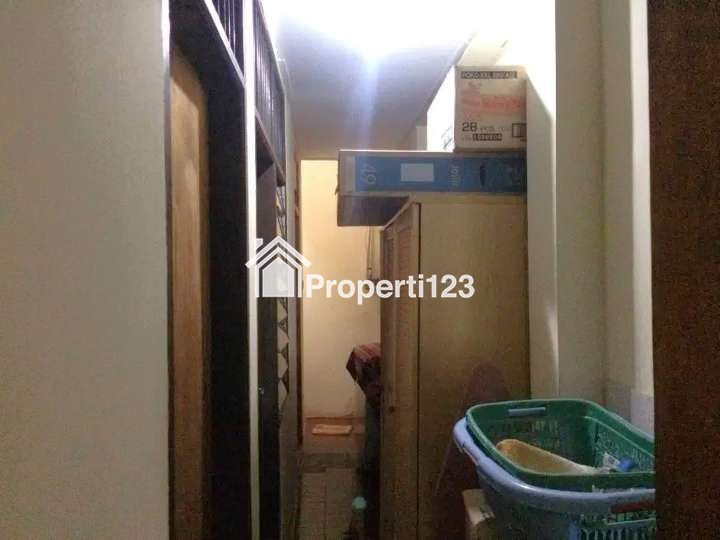 Rumah Hoek Siap Huni Komplek Jatiwaringin Asri Pondok Gede Bekasi - 7
