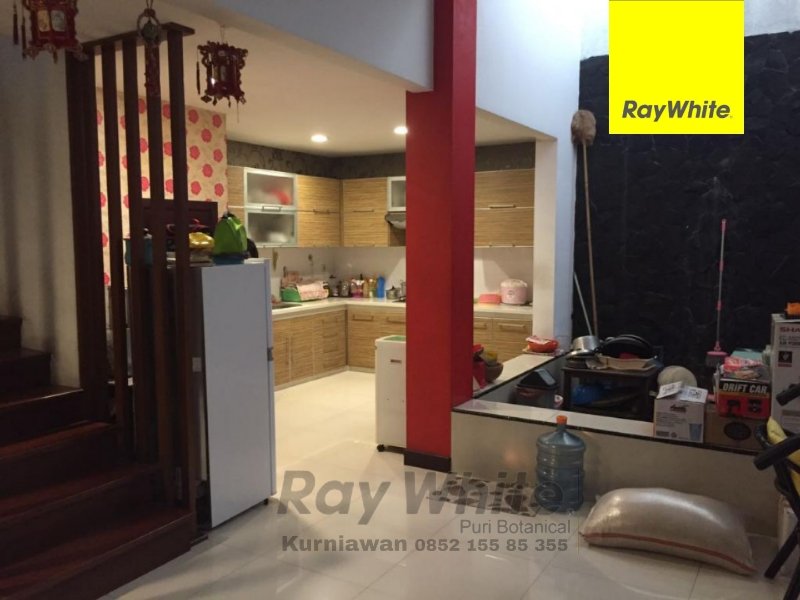 Dijual rumah hoek 1½ lantai Taman Alfa Indah. Depan taman, rumah terawat, asri dan siap huni. - 9