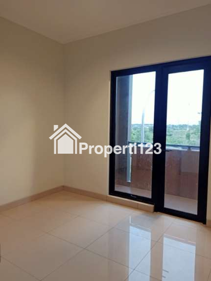Rumah Hadap Taman Cluster Regia Summarecon Crown Gading Bekasi - 8