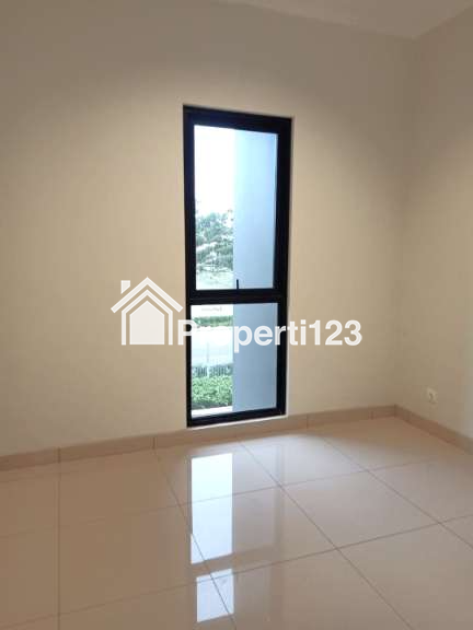 Rumah Hadap Taman Cluster Regia Summarecon Crown Gading Bekasi - 9