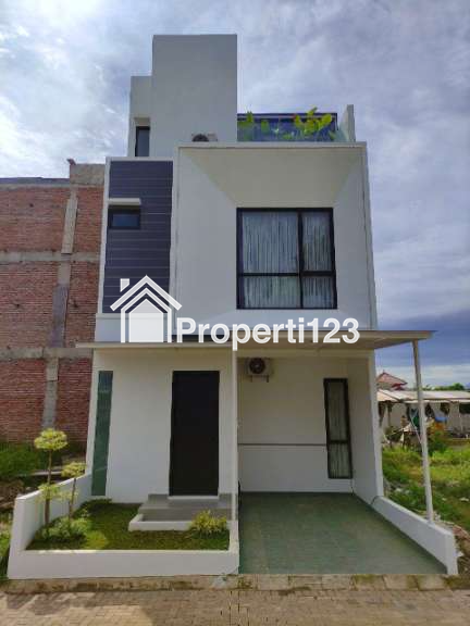 Rumah 3 Lantai dengan Rooftop di Tangerang - 1