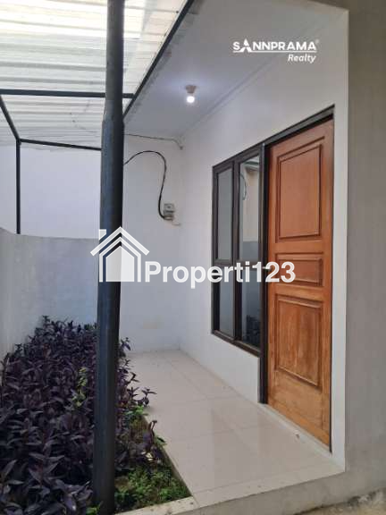 Rumah minimalis moden di Rangkapan Jaya Depok - 2