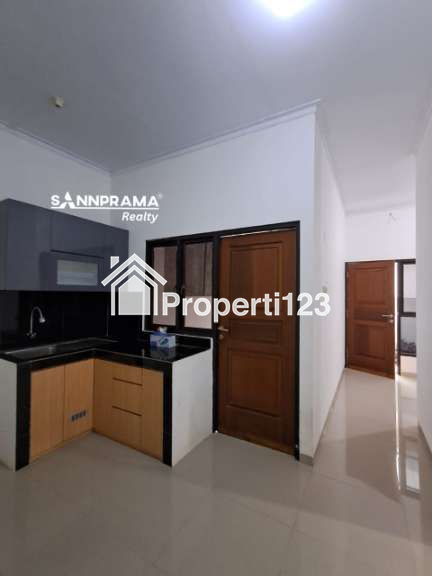 Rumah minimalis moden di Rangkapan Jaya Depok - 4