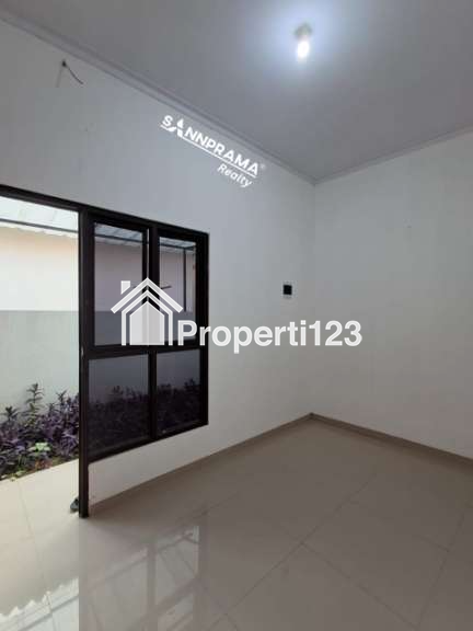 Rumah minimalis moden di Rangkapan Jaya Depok - 9