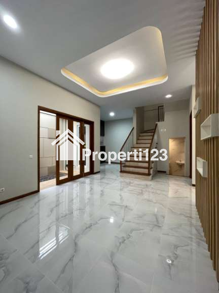 Rumah Mewah 2 Lantai dekat Ring Road Barat Yogyakarta - 2