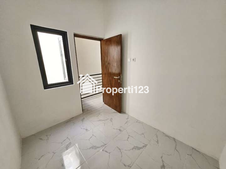 Rumah Baru 2 Lantai Modern Minimalis Pondok Ungu Permai Bekasi - 11