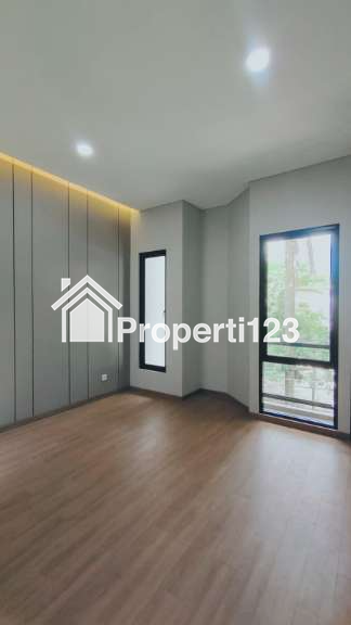Rumah siap huni lokasi strategis di Griya Loka BSD - 7