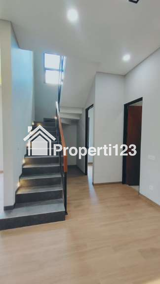 Rumah siap huni lokasi strategis di Griya Loka BSD - 10