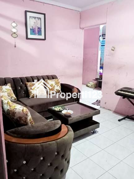 Rumah second tanah luas di perum Depok Utara - 4