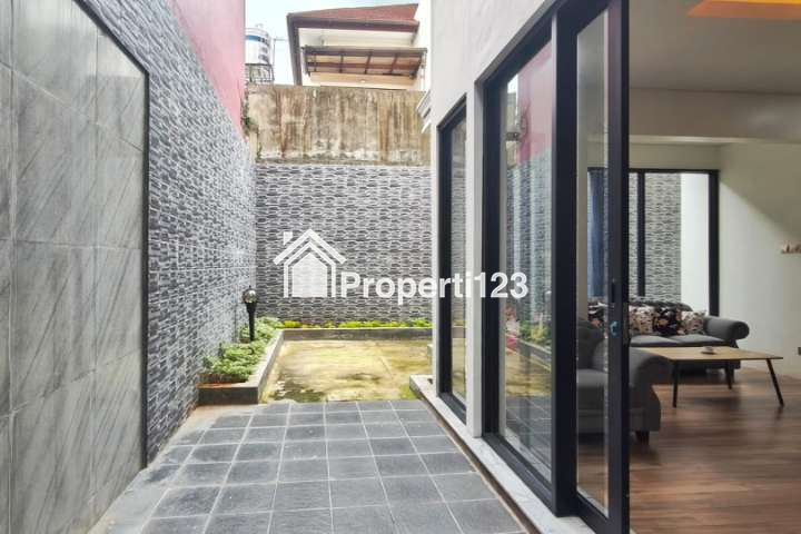 Rumah Mewah Perumahan Palem Kartika Bambu Apus Jakarta Timur - 15