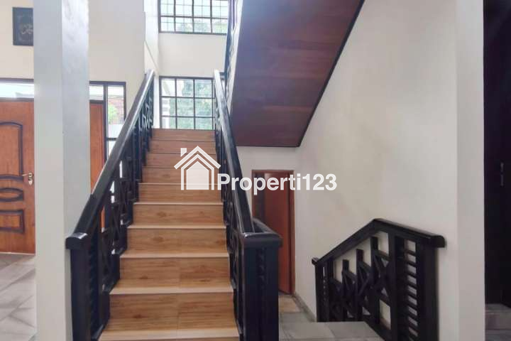 Rumah Mewah Perumahan Palem Kartika Bambu Apus Jakarta Timur - 12
