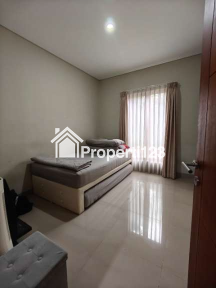 Rumah semi furnished fasilitas lengkap di Premiere Estate Jatiwarna - 8