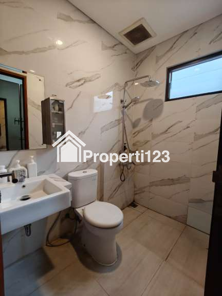 Rumah semi furnished fasilitas lengkap di Premiere Estate Jatiwarna - 12