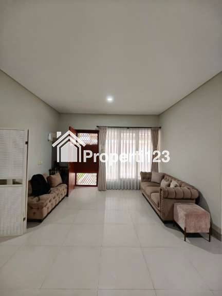 Rumah semi furnished fasilitas lengkap di Premiere Estate Jatiwarna - 9