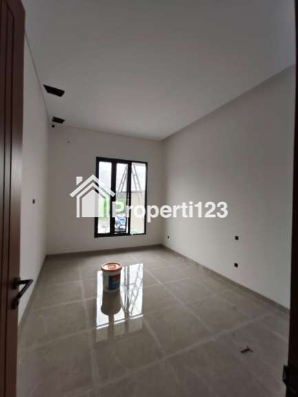 Rumah Modern dekat Pasar Gentan di Jl Kaliurang km 10 - 4