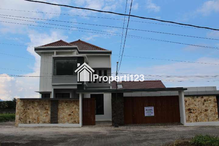 (BWI AI.021) Rumah Strategis di Perum Diamond Residence, Kel. Kebalenan, Kec. Banyuwangi, Kab. Banyuwangi - 2