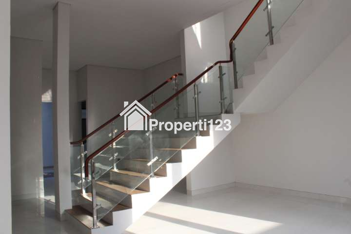 (BWI AI.021) Rumah Strategis di Perum Diamond Residence, Kel. Kebalenan, Kec. Banyuwangi, Kab. Banyuwangi - 5