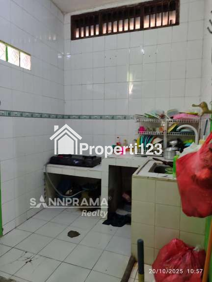 Rumah second murah tanah luas dijual co2k untuk kosan dkt kampus UI depok - 8