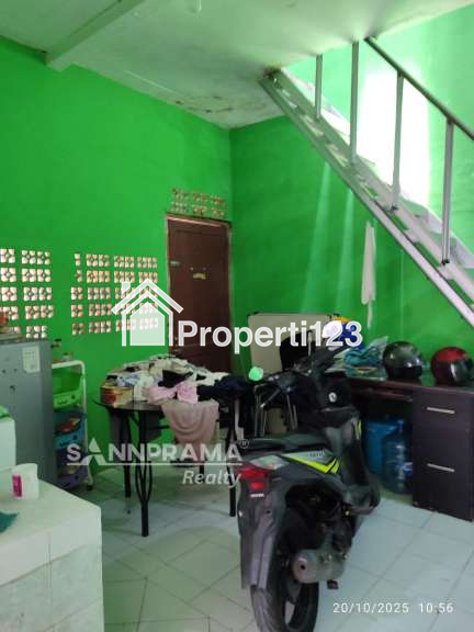 Rumah second murah tanah luas dijual co2k untuk kosan dkt kampus UI depok - 9