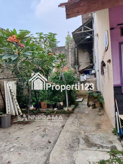 Rumah second murah tanah luas dijual co2k untuk kosan dkt kampus UI depok - 11