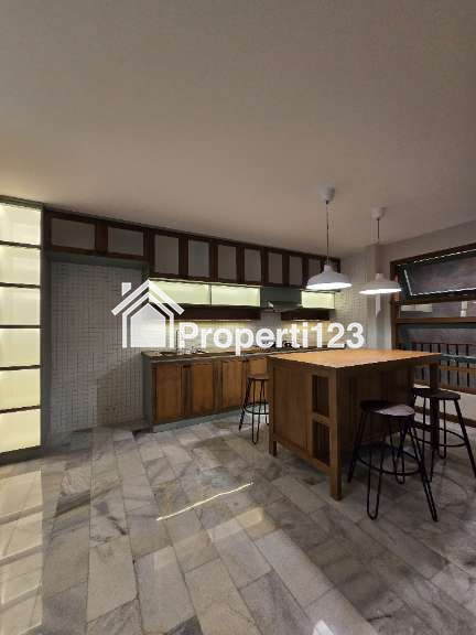 Rumah baru design modern natural tropis di Cipinang Rawamangun Jaktim - 3