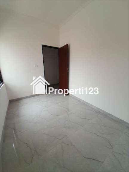 Rumah baru dalam komplek Jatiwaringin Pondok Gede Bekasi - 11