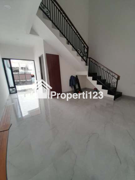 Rumah baru dalam komplek Jatiwaringin Pondok Gede Bekasi - 5