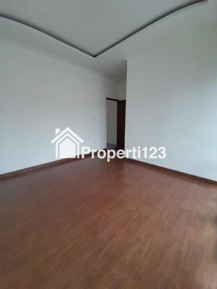 Rumah baru dalam komplek Jatiwaringin Pondok Gede Bekasi - 8