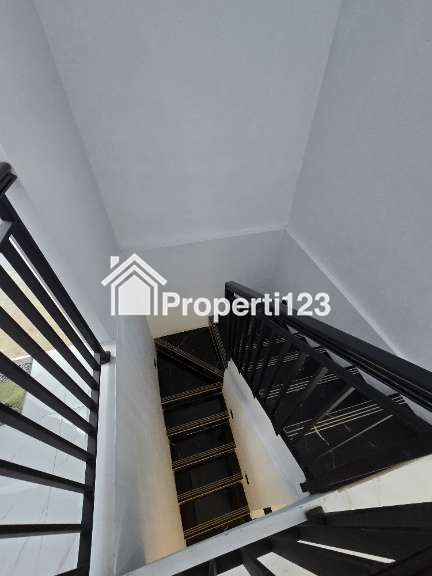 Rumah baru 2 lantai di Komplek Kav DKI Pondok Kelapa Jaktim - 7