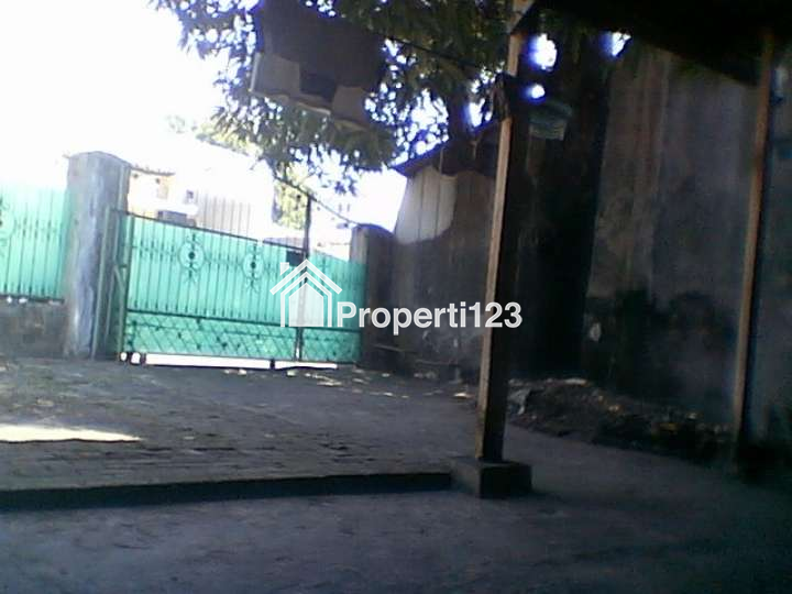 Rumah tua hitung tanah saja Poros Monginsidi Baru. - 2