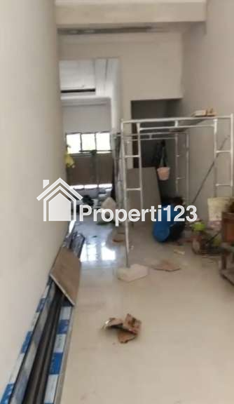 Rumah Baru Modern Perumahan Greenlake Wonorejo Rungkut Surabaya Timur - 4